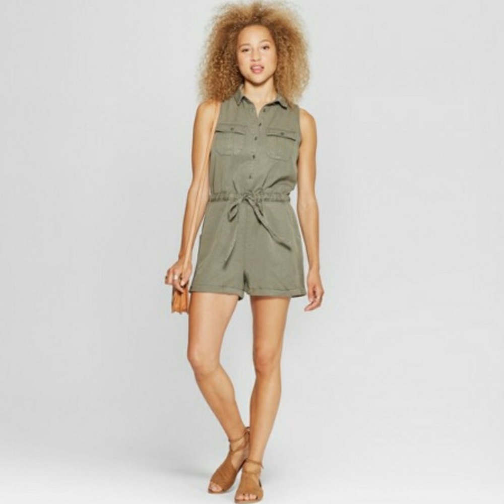 ✨ Universal Thread Army Green Utility Romper ✨